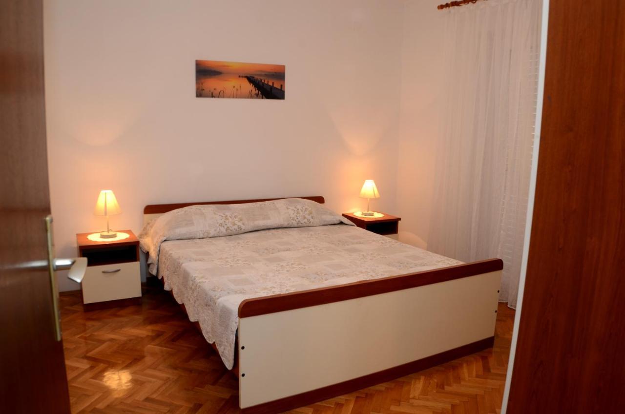 Dvosoban Apartman U Centru Grada Biograd Na Moru Exterior photo